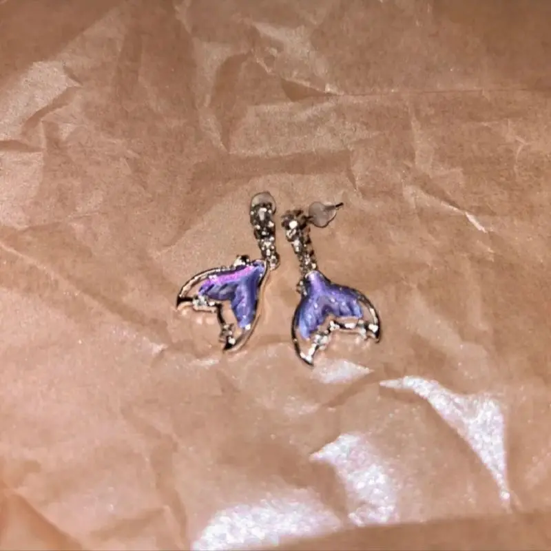 

Anime Love and Deepspace Rafayel Attribute Cosplay Cartoon Purple Fish Tail Earrings Dreamy Mermaid Exquisite Earrings Ornament
