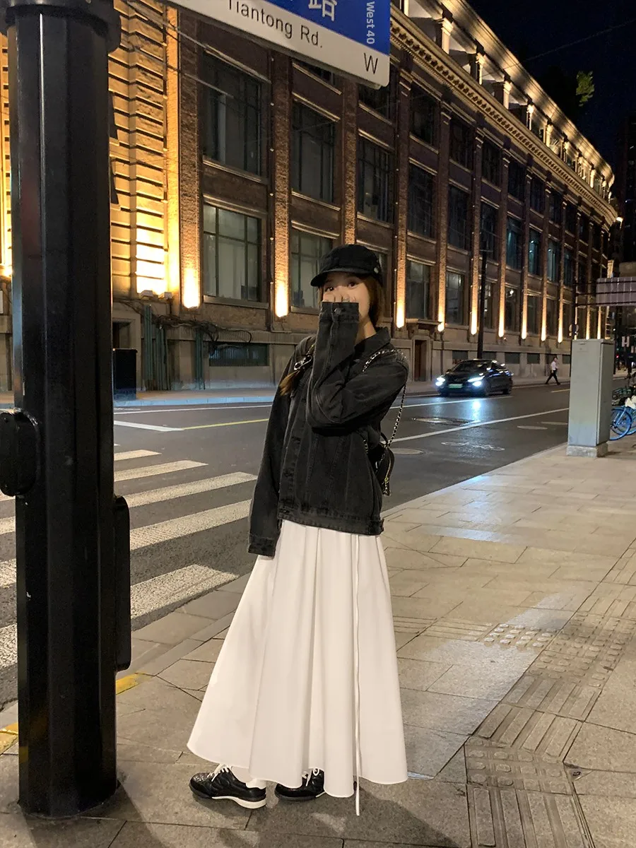 

Женская джинсовая куртка Ey Waed: весенне-осенняя, свободного кроя, в стиле ретро, повседневная, от бренда Sieu, для города, с длинными рукавами, на пуговицах.