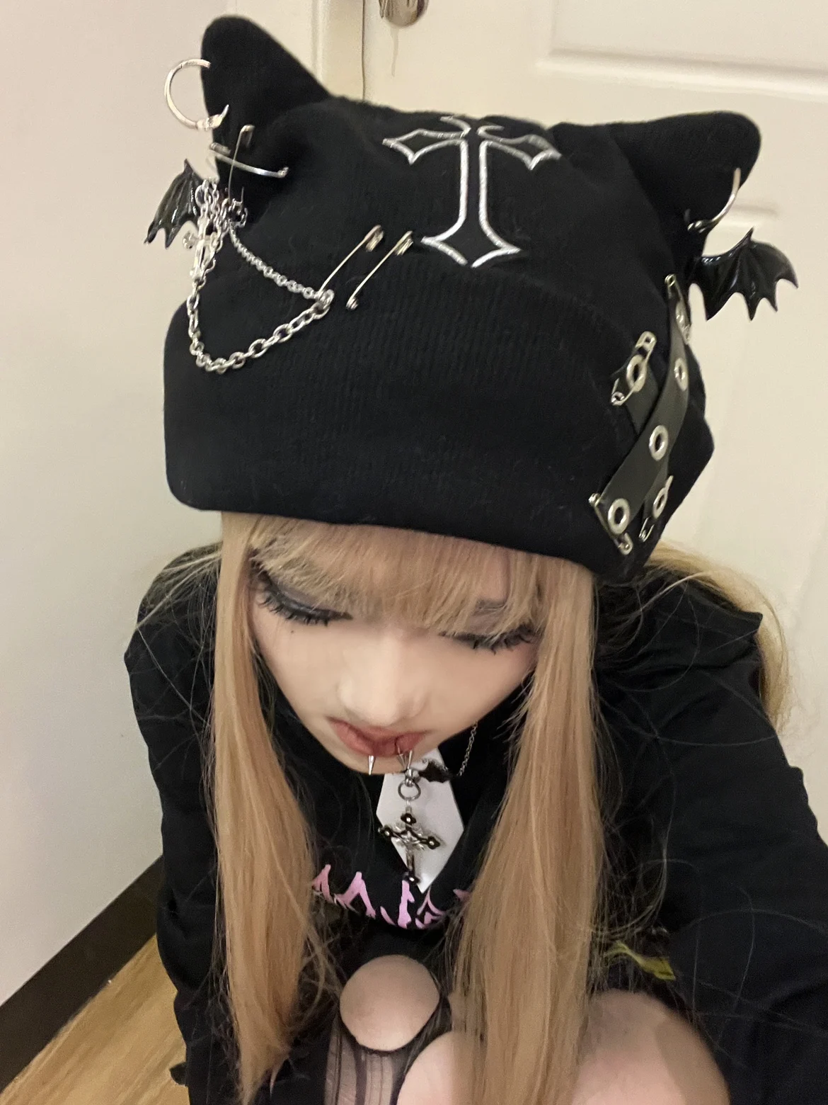 Gothic Punk Rock Cross Chain Cat Ear Hat Harajuku Y2k Black Bat Wing Design Women Autumn Winter Warm Knitted Beanie Hats Caps