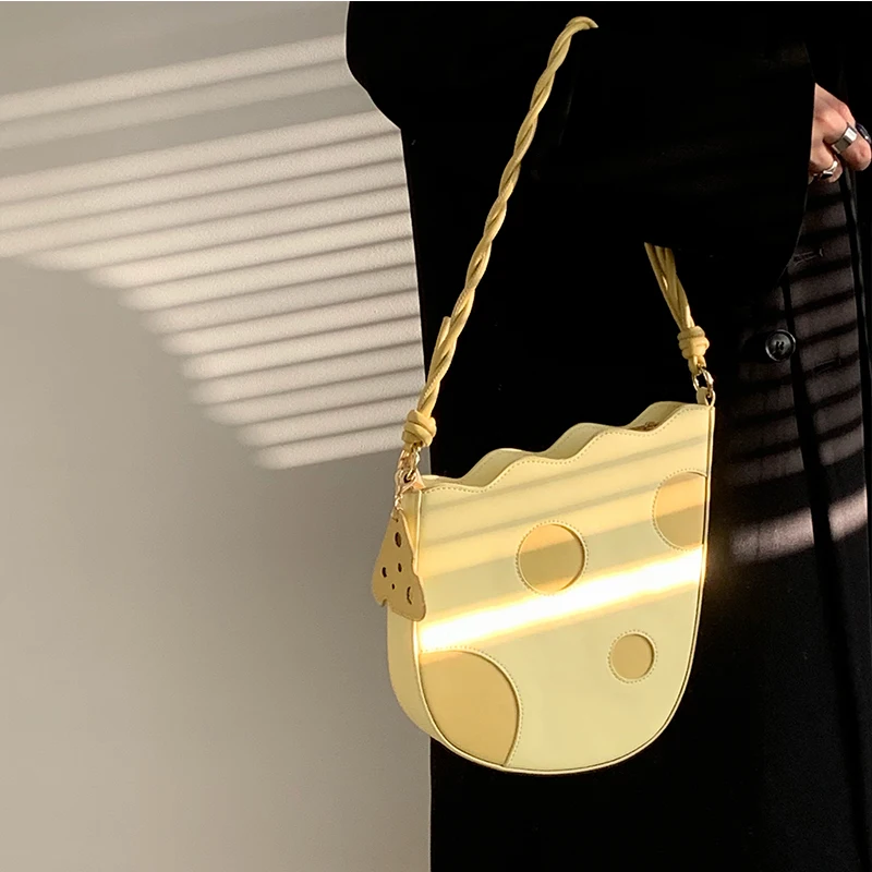 2024 Niche Design New Women Shoulder Bags Spring Summer Color Matching Underarm Bag Sweet Fashion Portable Crossbody Bags