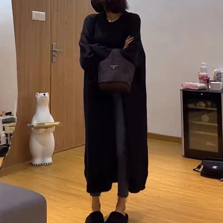 النسخة الكورية لخريف وشتاء 2025 فستان محبوك فضفاض جديد للنساء بتصميم كسول بفتحة جانبية فستان سترة بطول الركبة #4