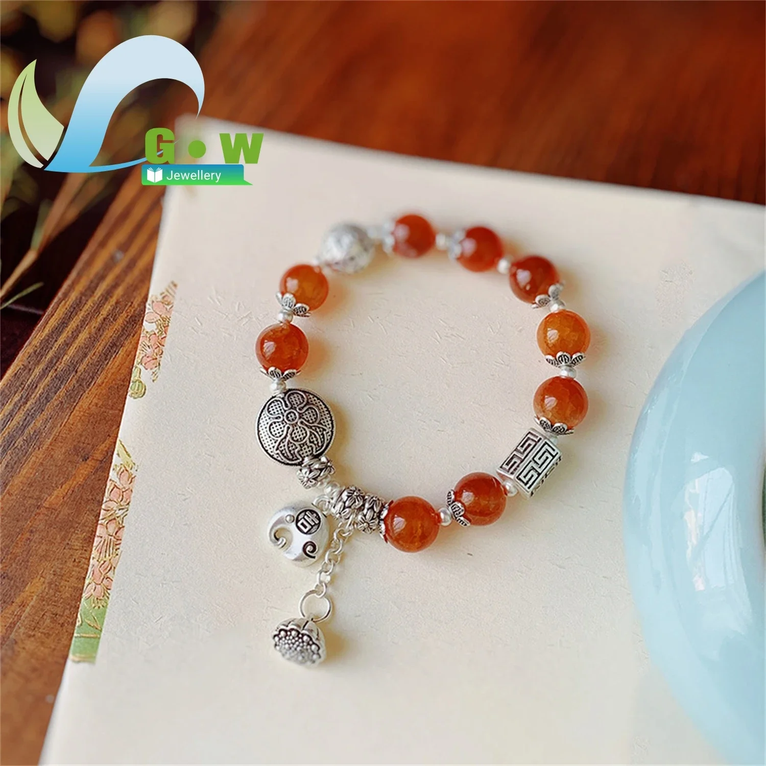 Ancient Style Red Agate Elephant Bracelet Vintage Silver Simple Retro Ethnic Hand Chain Artistic Jewelry for Women Birthday Gift