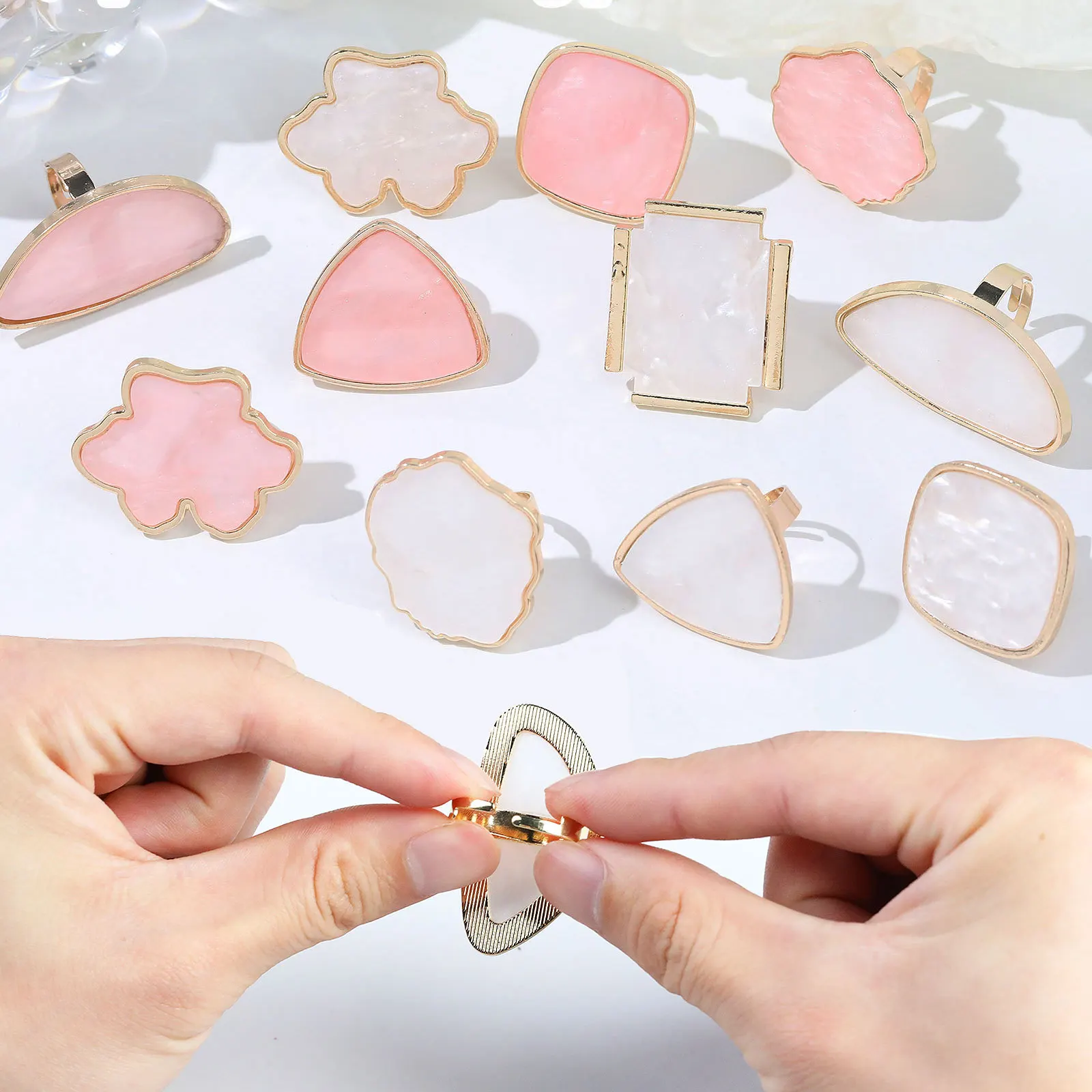 Nail Ring Palette Imitation Shell Resin Nail Color Ring Palette Manicure Paint Gel Polish Mixing Plate DIY Nail Art Display Tool