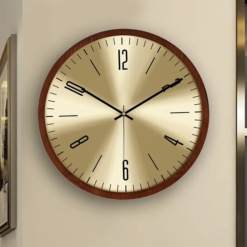 Round Wall Clock Li…