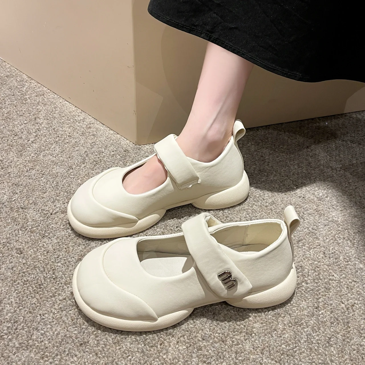 

Women's Single Shoes 2024 Fashion Solid Color Shallow Mouth Walking Shoes Outdoor Comfortable Breathable Casual Shoes Women