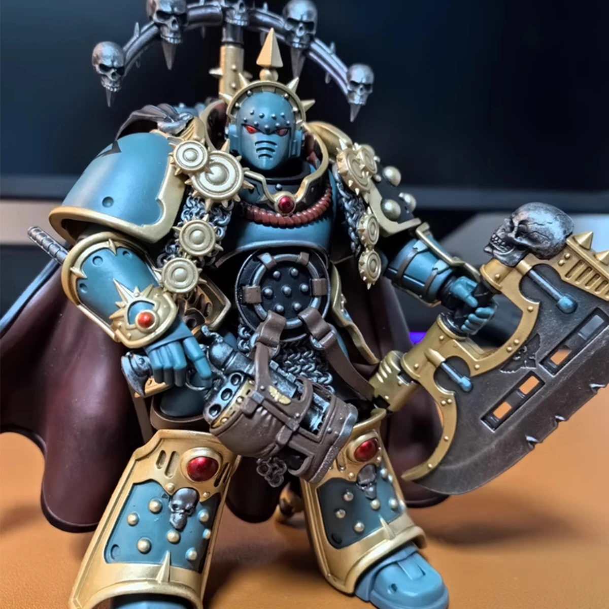 JOYTOY Warhammer The Horus Heresy Action Figure Sons of Horus Legion Praetor مع قوة الفأس المشتركة المنقولة تمثال نموذج اللعب