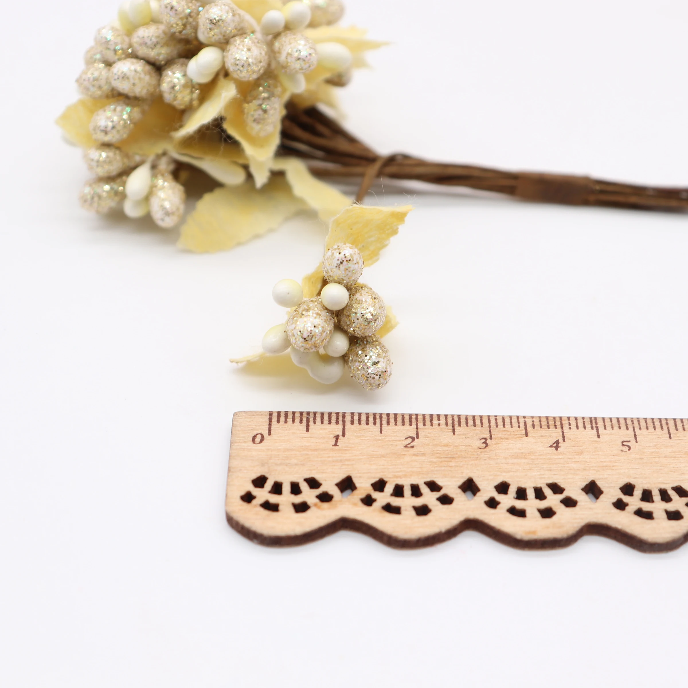 10 قطعة DIY بها بنفسك سكرابوكينغ إكليل الزخرفية وهمية الزهور باقة الاصطناعي برعم السداة التوت Bacca زهرة للزينة الزفاف