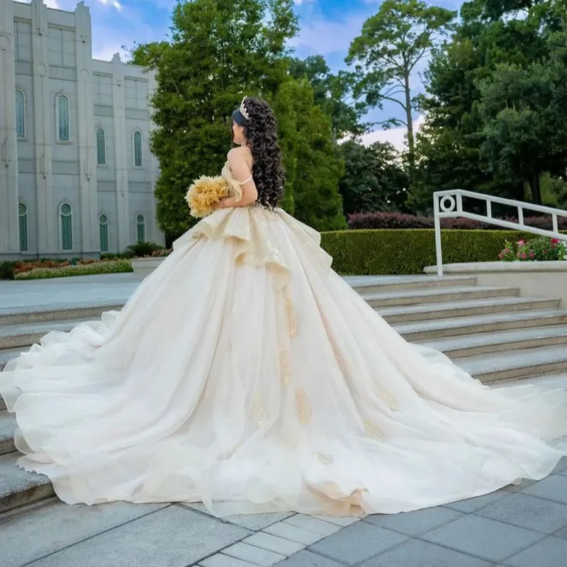 Robe Quinceanera mexicaine Champagne, robe de bal, paillettes, dentelle appliquée, avec nœud, Corset à plusieurs niveaux, robes XV Anos