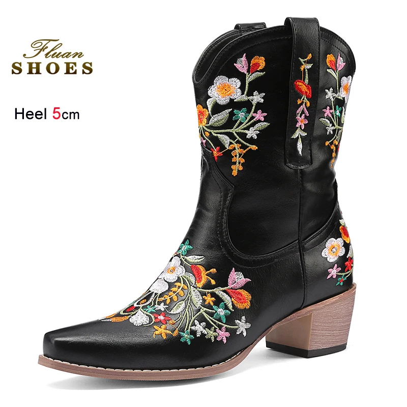 

Plus Size Western style Short Boots Women 5CM Chunky Heel Pointed Slip-on Cowboy Shoes Autumn Winter Fashion Embroidery Booties