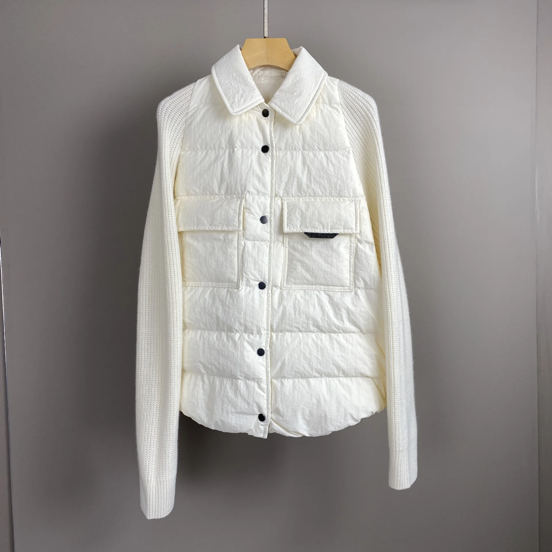 2025秋冬新作 ポケット付きビーズ装飾カシミヤ混紡グースダウン ラペルダウンジャケット おしゃれで多用途