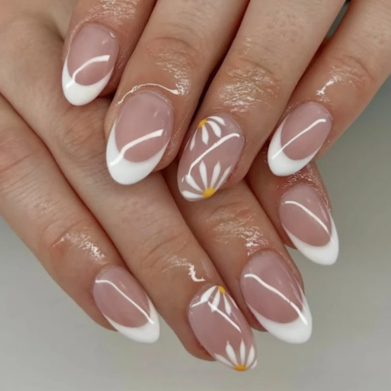 Simple Fresh Flowers Pink Wearable Nail Art Summer Fashion Short Almond False Nails Detachable Finished Fake Nail Press on Nails