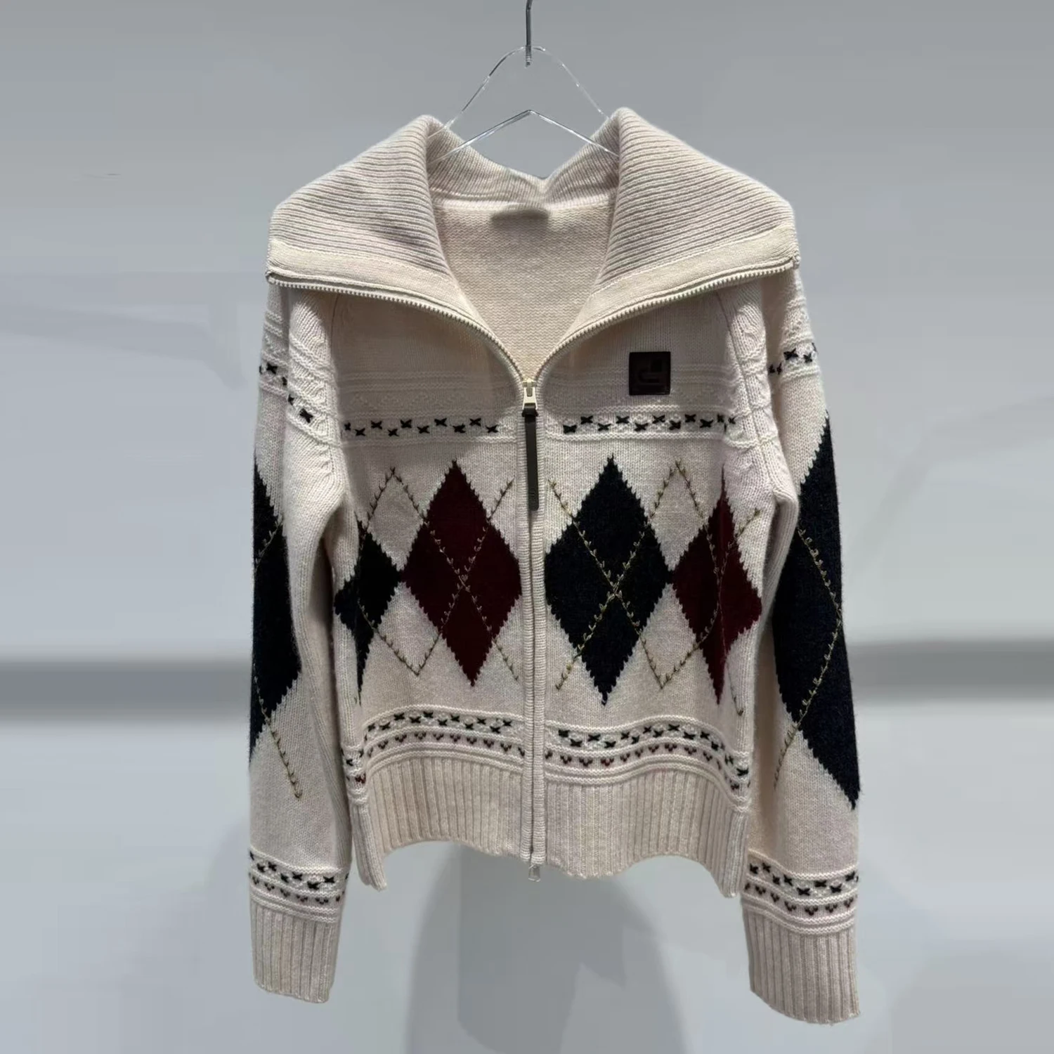 

Элитный женский вязаный свитер с воротником, в стиле ретро, с цветными блоками и ромбовидным узором, зимняя новинка от Nu