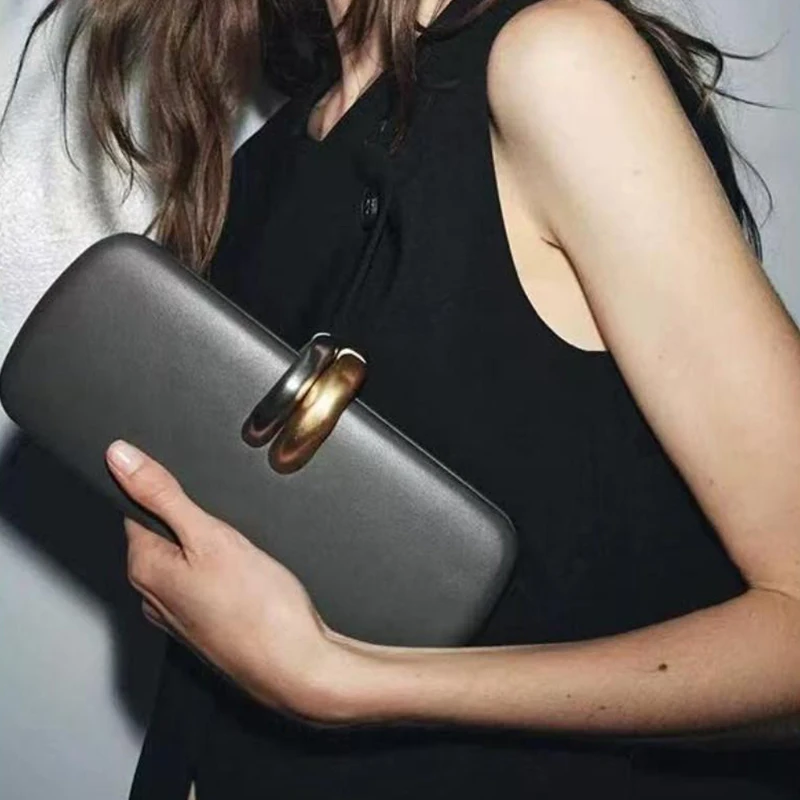 

Chic Long Rigid Clutch For Women Metal Detail Shoulder Bag Removable Metal Chain Handle Crossbody Bag Fashion Clip Closure Purse