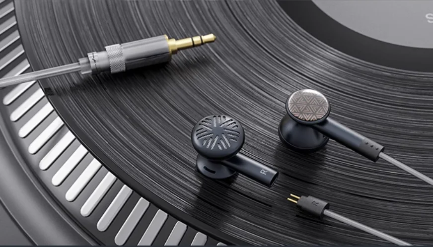 FiiO/FF3S beryllium plated diaphragm dynamic coil flat headphone with interchangeable cable design HiFi earplugs