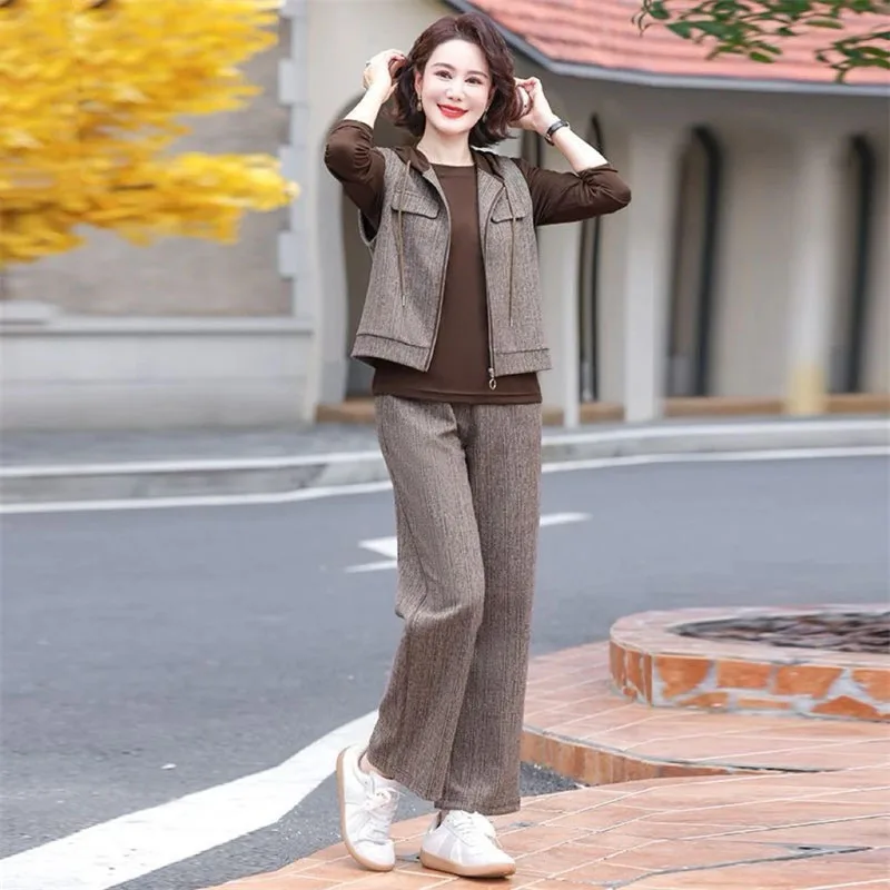 

Модный наряд для мамы, жилет с капюшоном, повседневные брюки, толстовка, комплект из трех предметов, весна-осень, новые благородные костюмы для пожилых людей среднего возраста 5XL