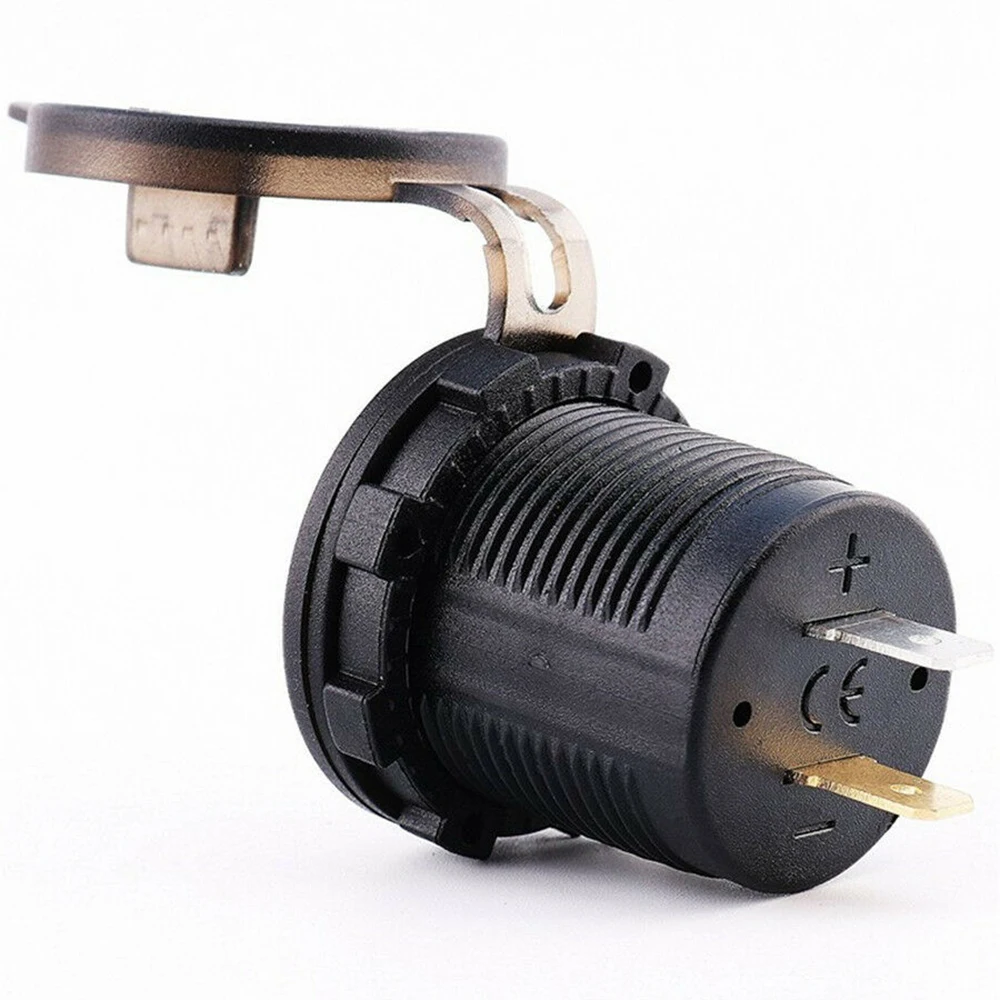 tomada-usb-0-com-display-de-voltagem-em-tempo-real-para-aplicacoes-em-veiculos-atv-motocicletas-carros-barcos-tratores-suvs-12v-24v-dc