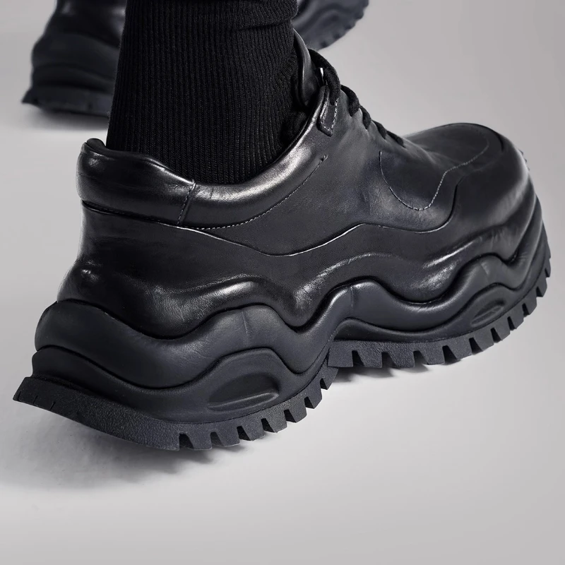 Chaussures de papa à semelles épaisses en cuir de cheval lavé à la main pour hommes et femmes rétro confortables respirantes chaussures de sport de plein air et décontractées