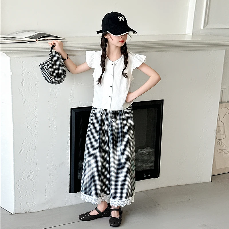 Mädchen-T-Shirt mit V-Ausschnitt, Oberteil + karierte Hose mit weitem Bein, dreiteiliges Set aus Baumwollmaterial, Kinderkleidungssets, 2025, Sommerneu – Detail 10