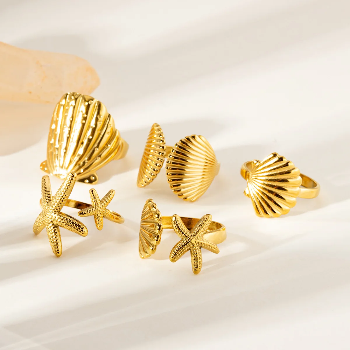 Ocean Elements 14K gold-plated stainless steel ring, shell and starfish shape adjustable opening ring suitable for holiday gift