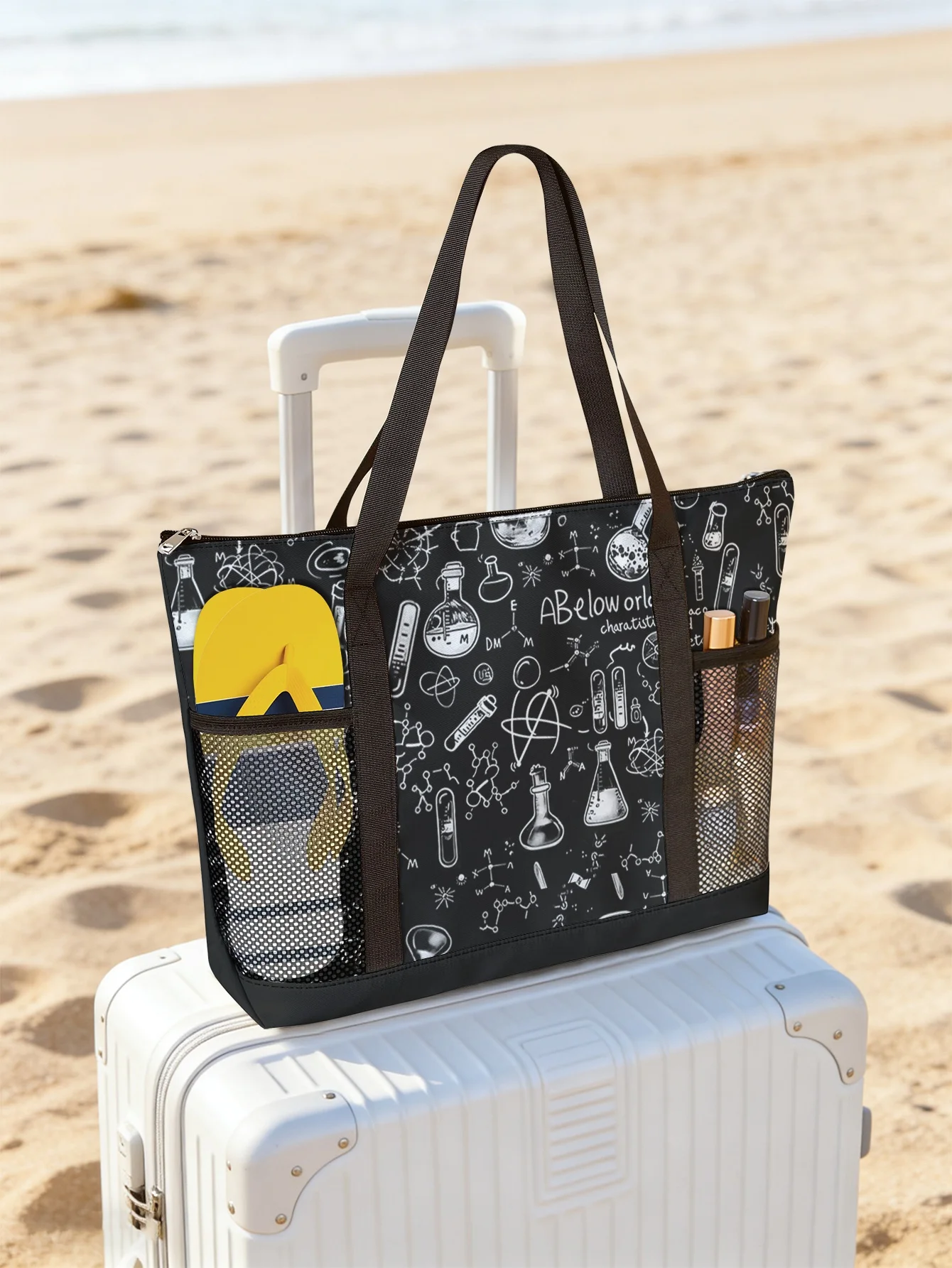 

Сумка с принтом в стиле темного граффити, вместительная женская пляжная сумка, водонепроницаемая дорожная сумка через плечо с сетчатыми карманами.