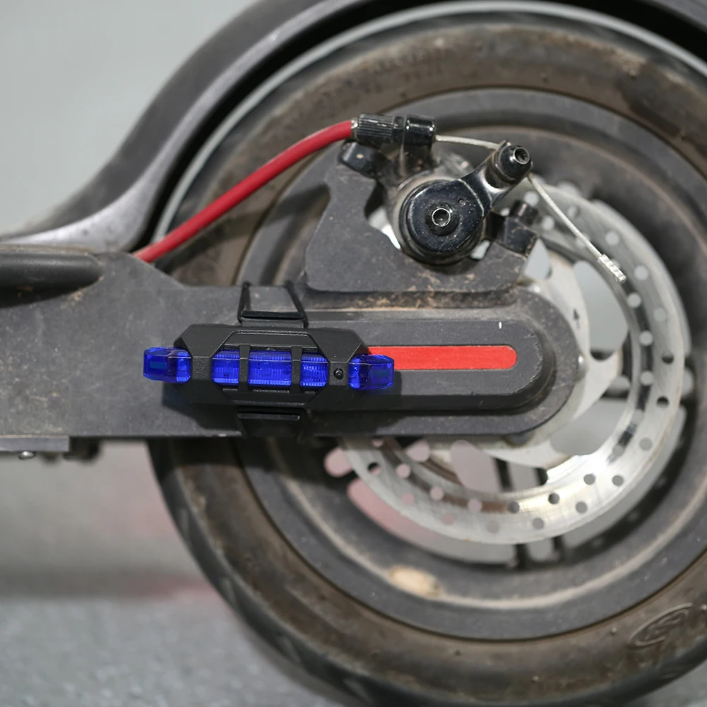 

2pcs Electric Scooter Warning Light Waterproof Electric Scooter Taillight Night Safety LED Flash Lamp for M365 Pro