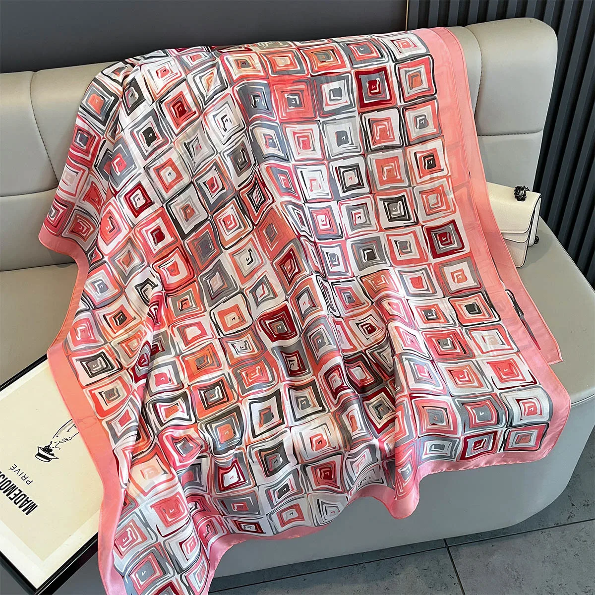 

2025 Korean New Luxury Women Scarves Fashion Thin Light Wrap Shawl Poncho Design Headband Print Scarf Poncho Hijab Foulard New