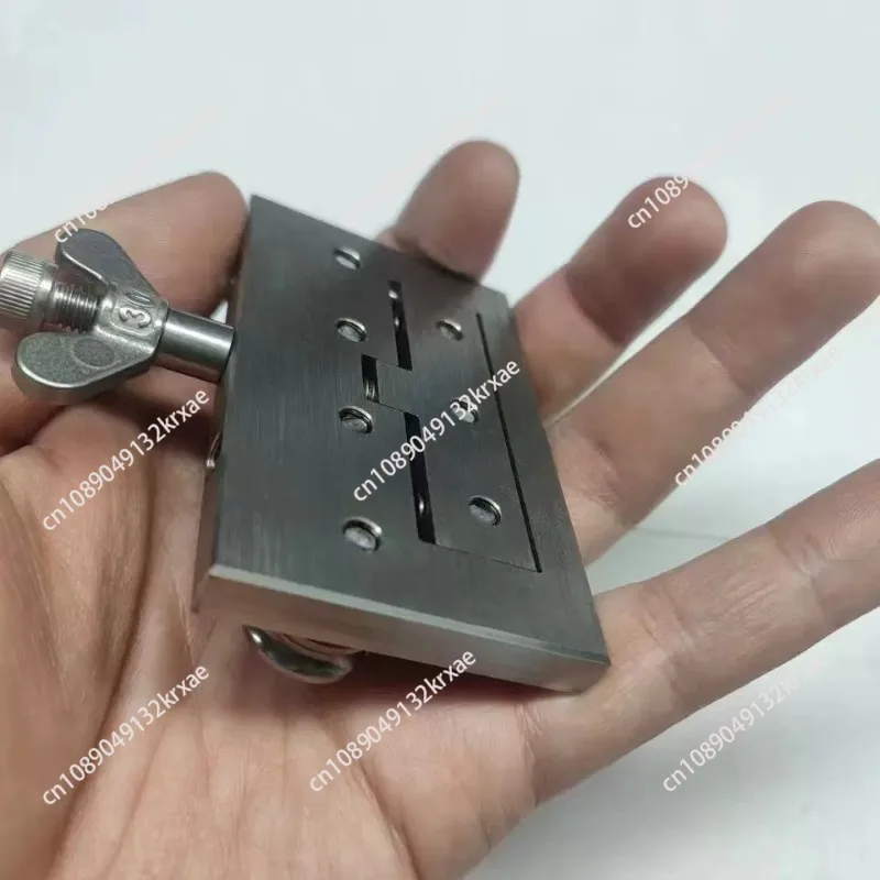 

Ручной станок для выпрямления проволоки 1-2,5 мм (медь, нержавеющая сталь, железо) с 7 роликами