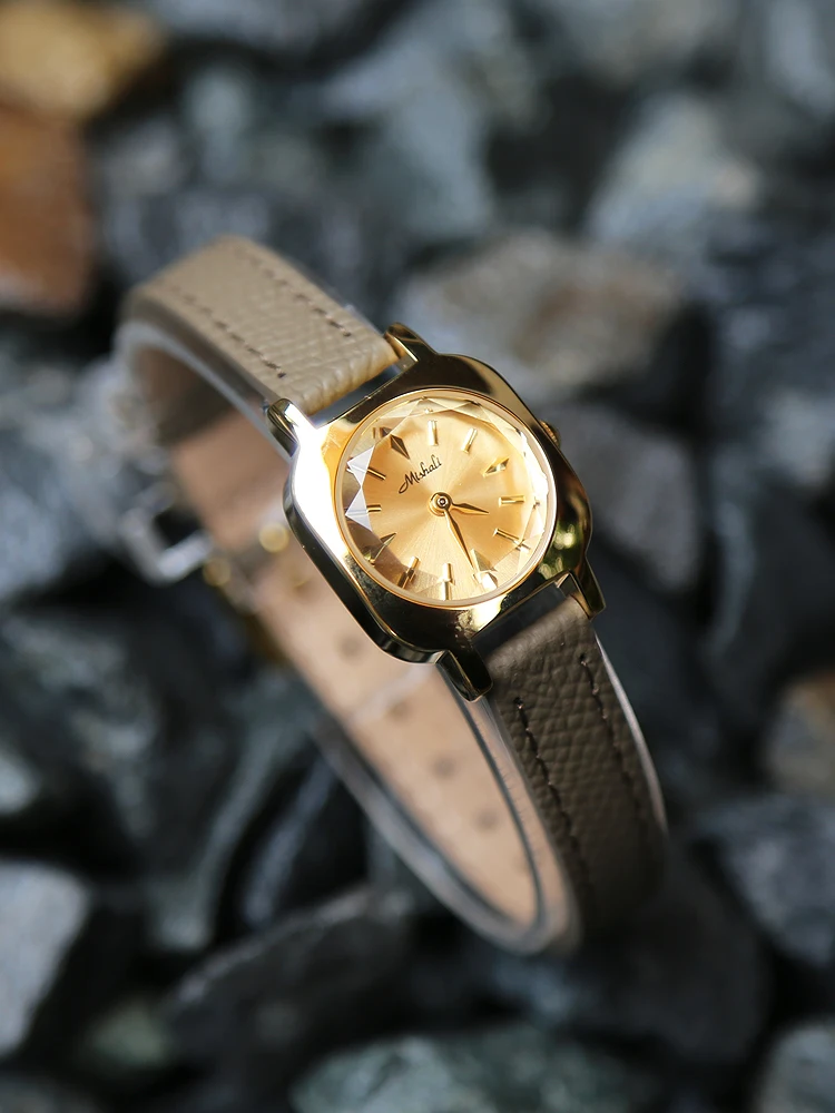 ساعة يد نسائية أنيقة ساعة كوارتز صغيرة ورائعة بحزام جلدي موديل 2026 جديد مثالية كهدية للنساء. #1