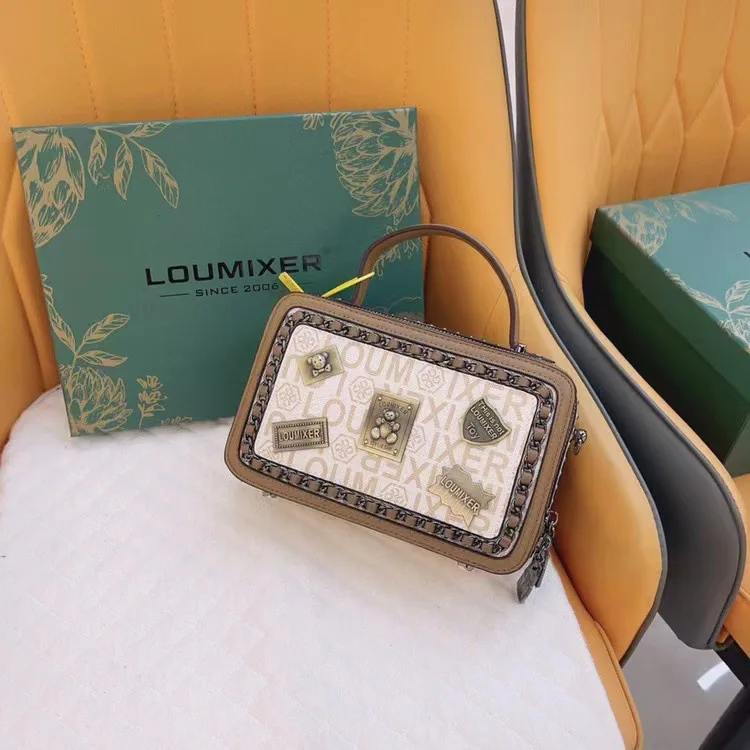 

Famous Designer Classic Handbags For Women, Leather Shoulder Bag With Messenger Feature, Popular Elegant Luxury