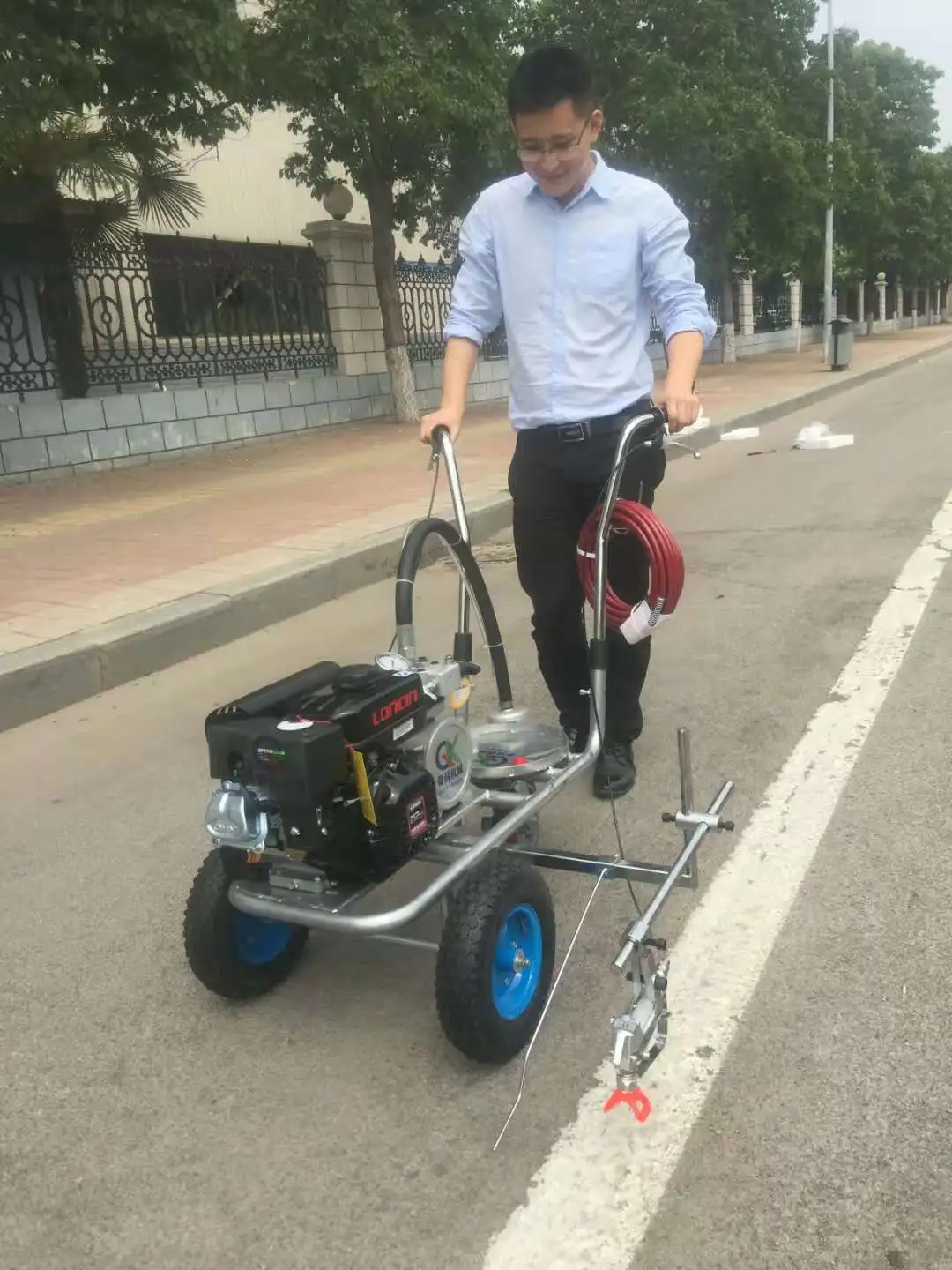 Hand Push Airless Road Marking Machine Cold Spray Line Stripper Pavement Line Marker for Warehouse Community Road Marking