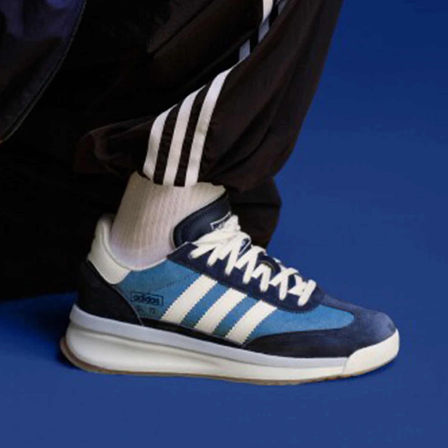 

adidas Originals Men's & Women's Retro Outdoor Casual Shoes JI2506