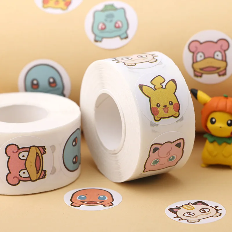 500 Stück Cartoon-Aufkleber auf Rolle, Kawaii Anime Pikachu Charizard, runde Siegel, DIY Laptop-Aufkleber, Belohnungs-Spielzeug, Geschenk – Detail 3