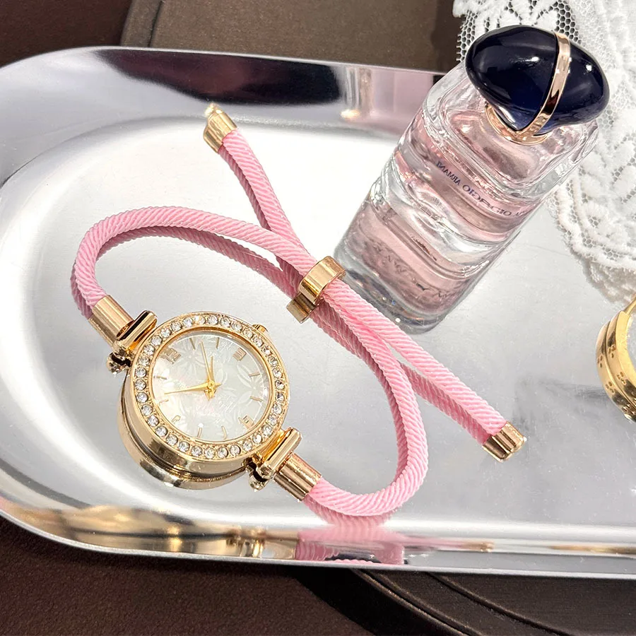 Женские часы с ромбовидным белым циферблатом, многоцветный тканый ремешок, простой индивидуальный дизайн, подходящий для отправки друзьям