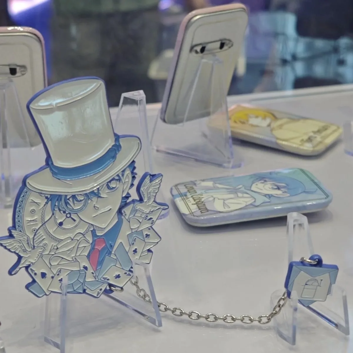 코난의 영원한 플래시 플래시 주변기기 도둑 키드 코스프레 메탈 배지 한정판 고가치 브로치 기념품