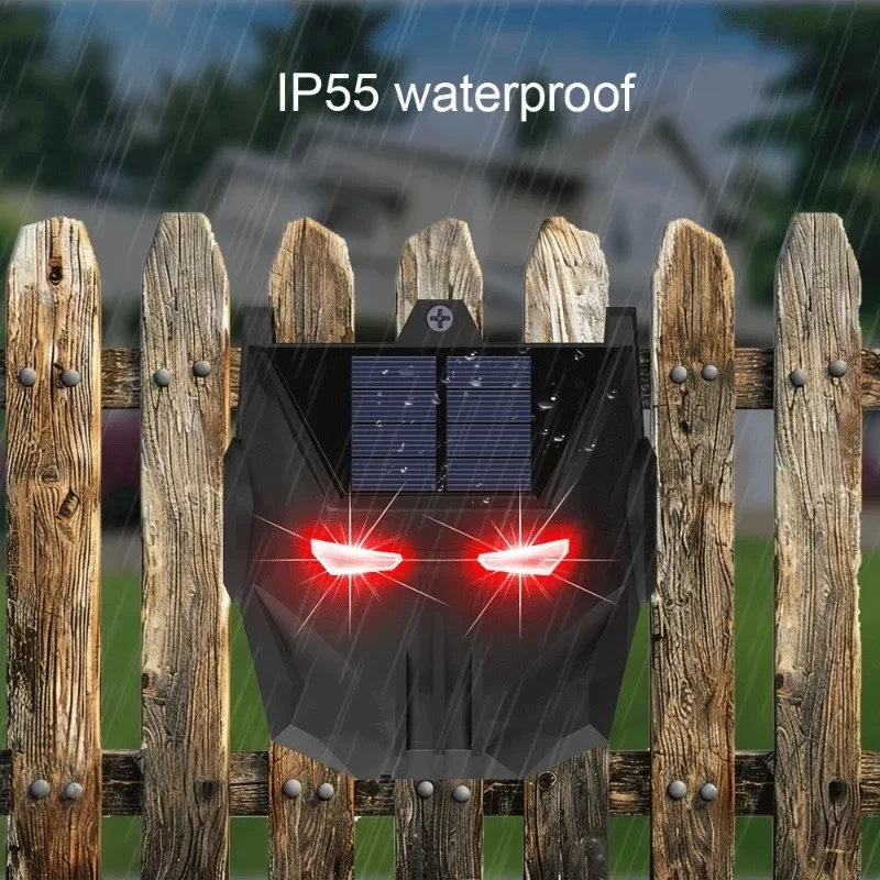 Solar Animal Repeller LED Red Blinking Light Outdoor Waterproof Pest Control for Birds Dogs Foxes Coop Garden Farm Protection