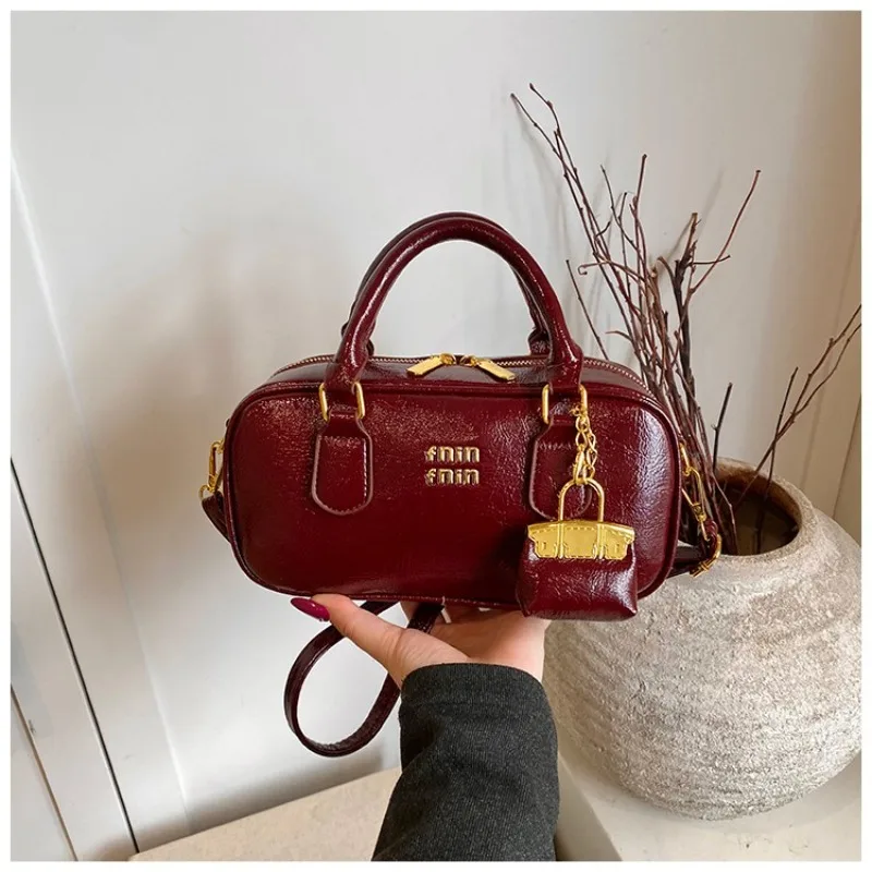 Trendy Classic Designer Diaper Bag Women's Large Capacity Leather Tote Luxury Minimalist Elegant Vintage Fashionable Shoulder