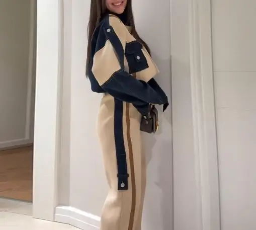 طقم مكون من قطعتين ملابس نسائية لربيع وخريف 2025 بياقة واقفة وأكمام طويلة وتصميم جيب وسحاب علوي طقم سراويل واسعة الساق غير رسمية #3