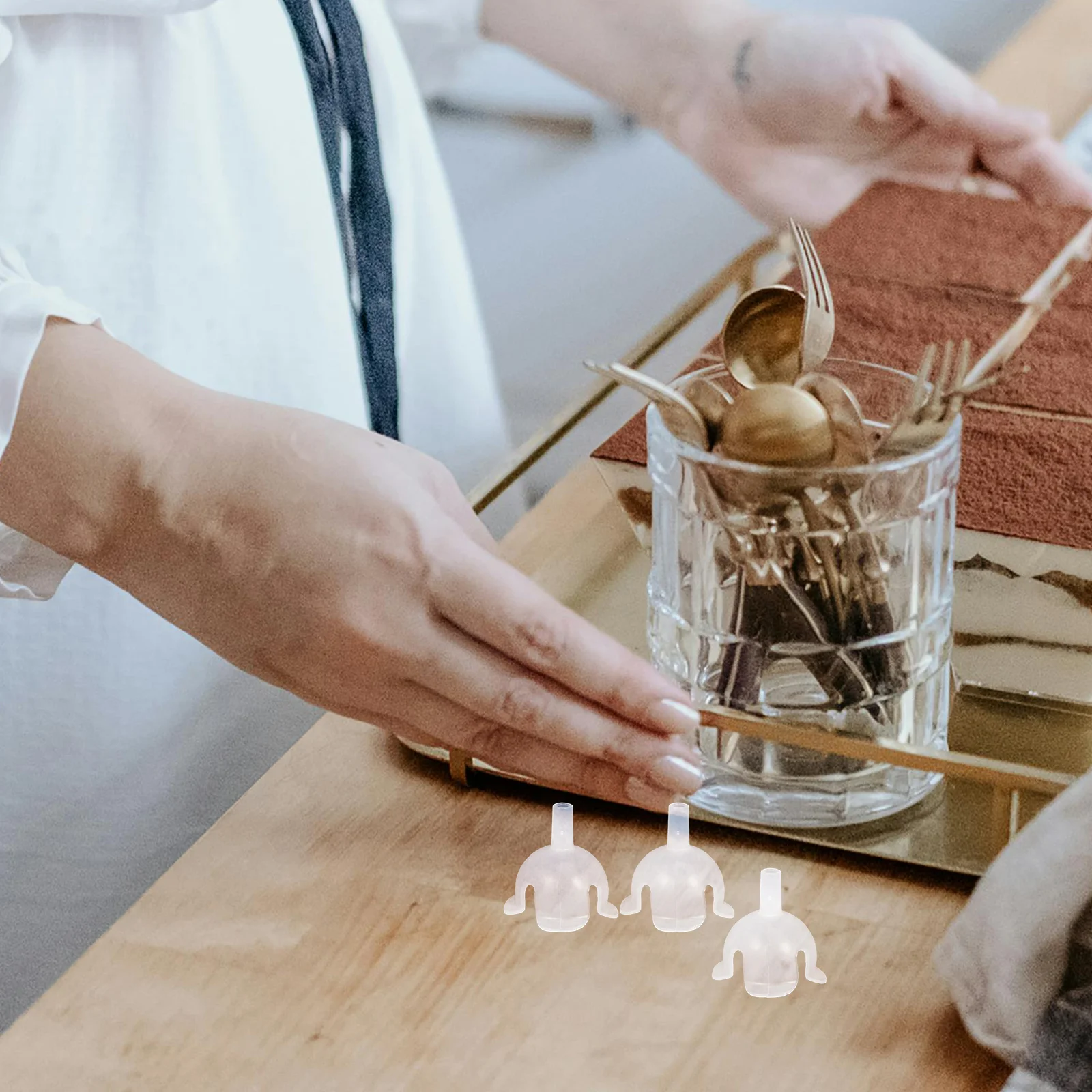 

100Pcs Clear Plastic Chocolate Flower Holder DIY Candy Bouquet Transparent Base Wedding Birthday Decor Chocolate Holder