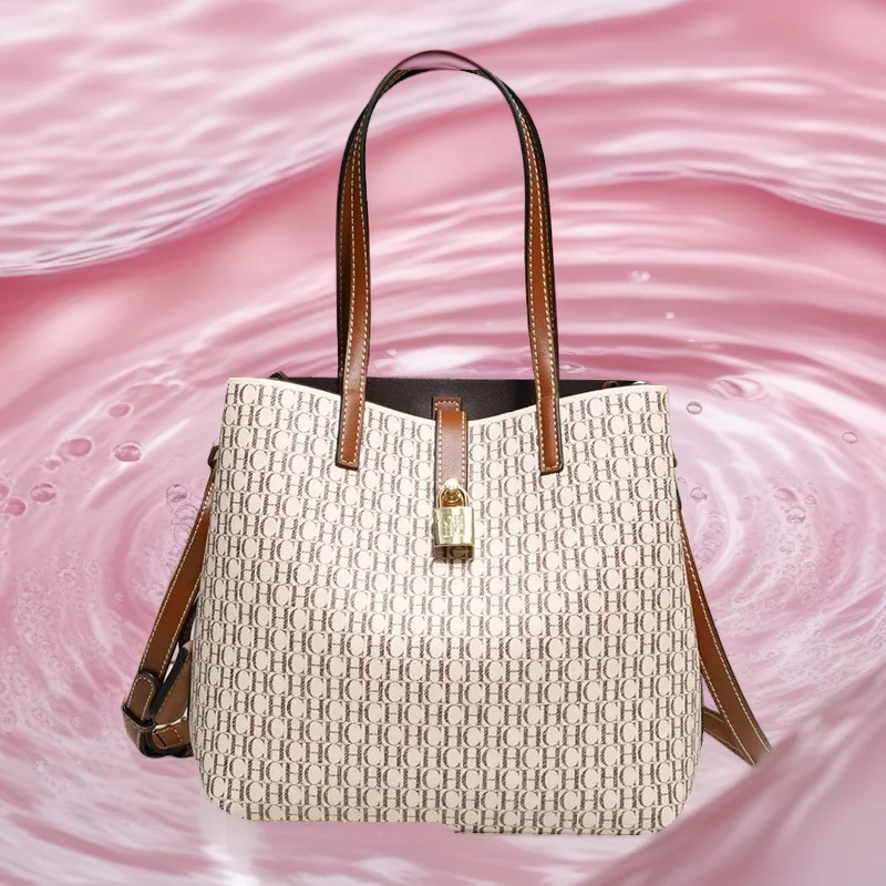 

CH Women's Large Capacity Handbag, PU Material, Daily Commuting Crossbody Bag with Letter Print Design, High-End Versatile Style