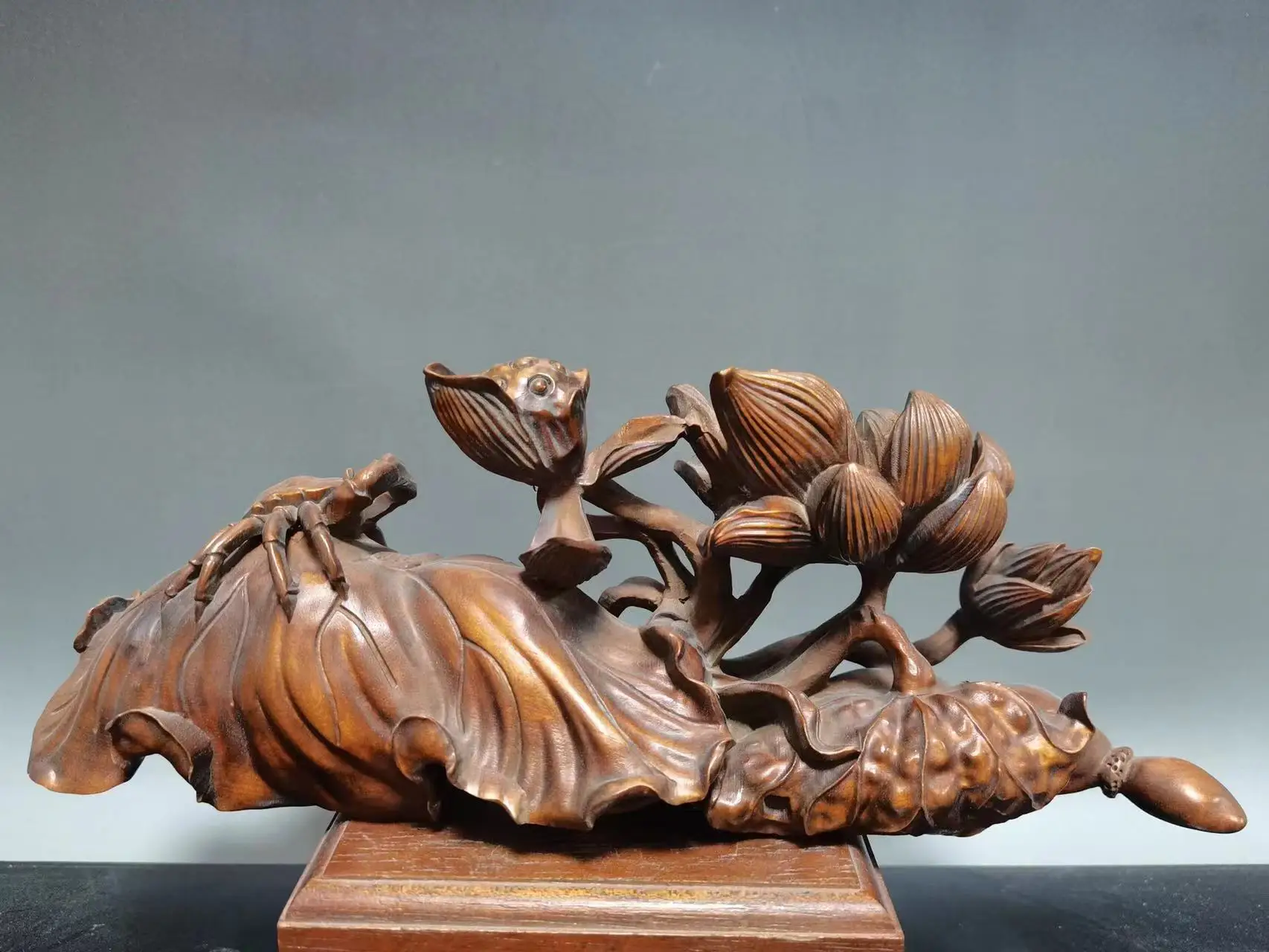 Rare old Sandalwood carves Sandalwood handcarved Lotus & Crab statue, Free shipping