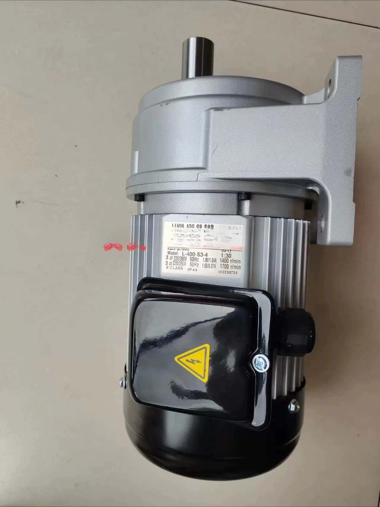 LH28-400-30-S3P horizontal gear reducer LUSON brake motor LH28-400-20-S3MP