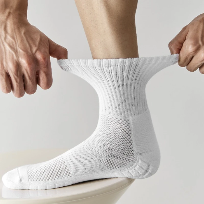 Men's Thick Bottom Sweat Absorbing and Breathable Sports Socks with Bottom Cushion for Running Professional Sports Men's Socks view 2