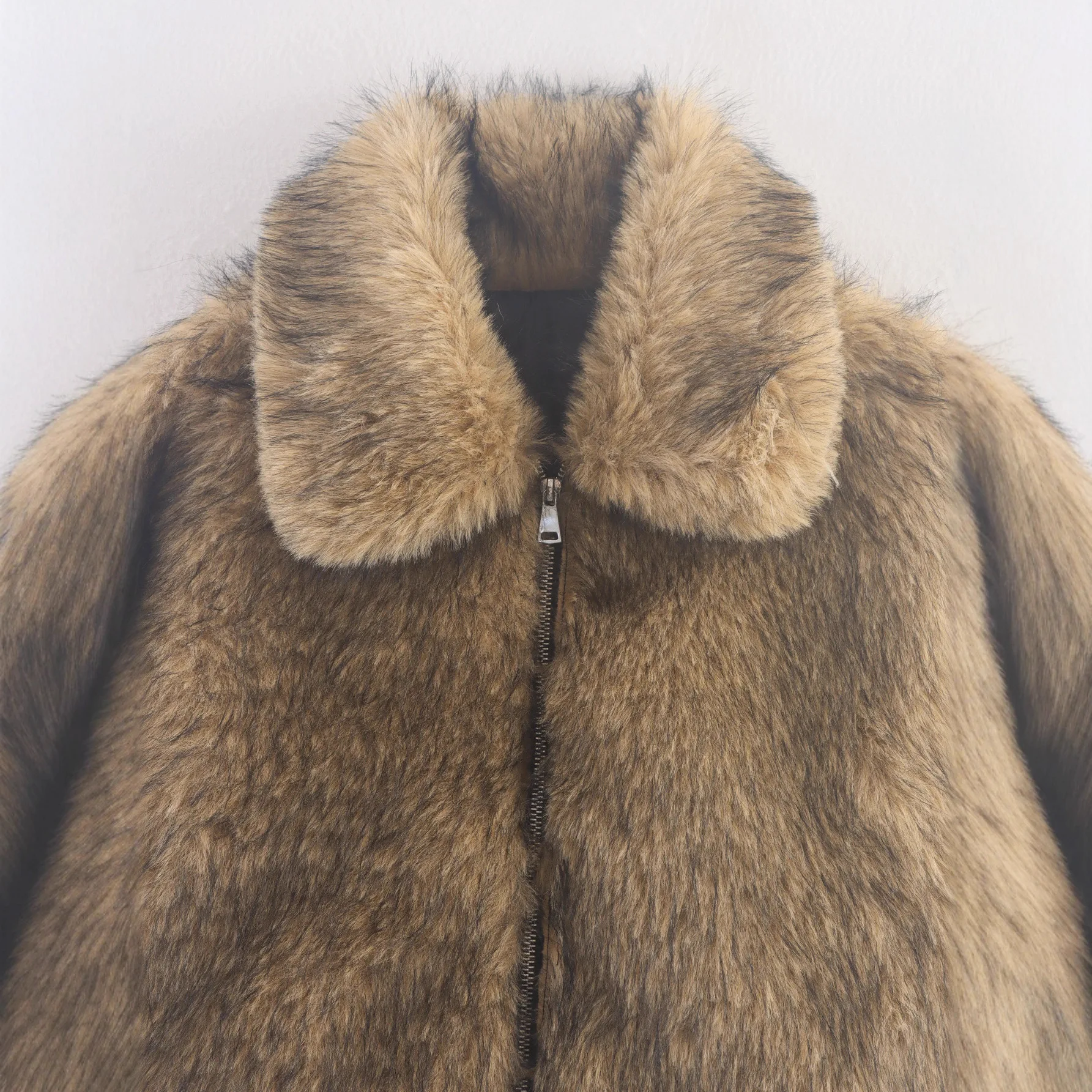 KIDCRKJ Winter Women Faux Fur Coat Gradient Colored Furry Fur Jacket Coat For Female Thick Warm Fluffy Lady Artificial Fur Coat