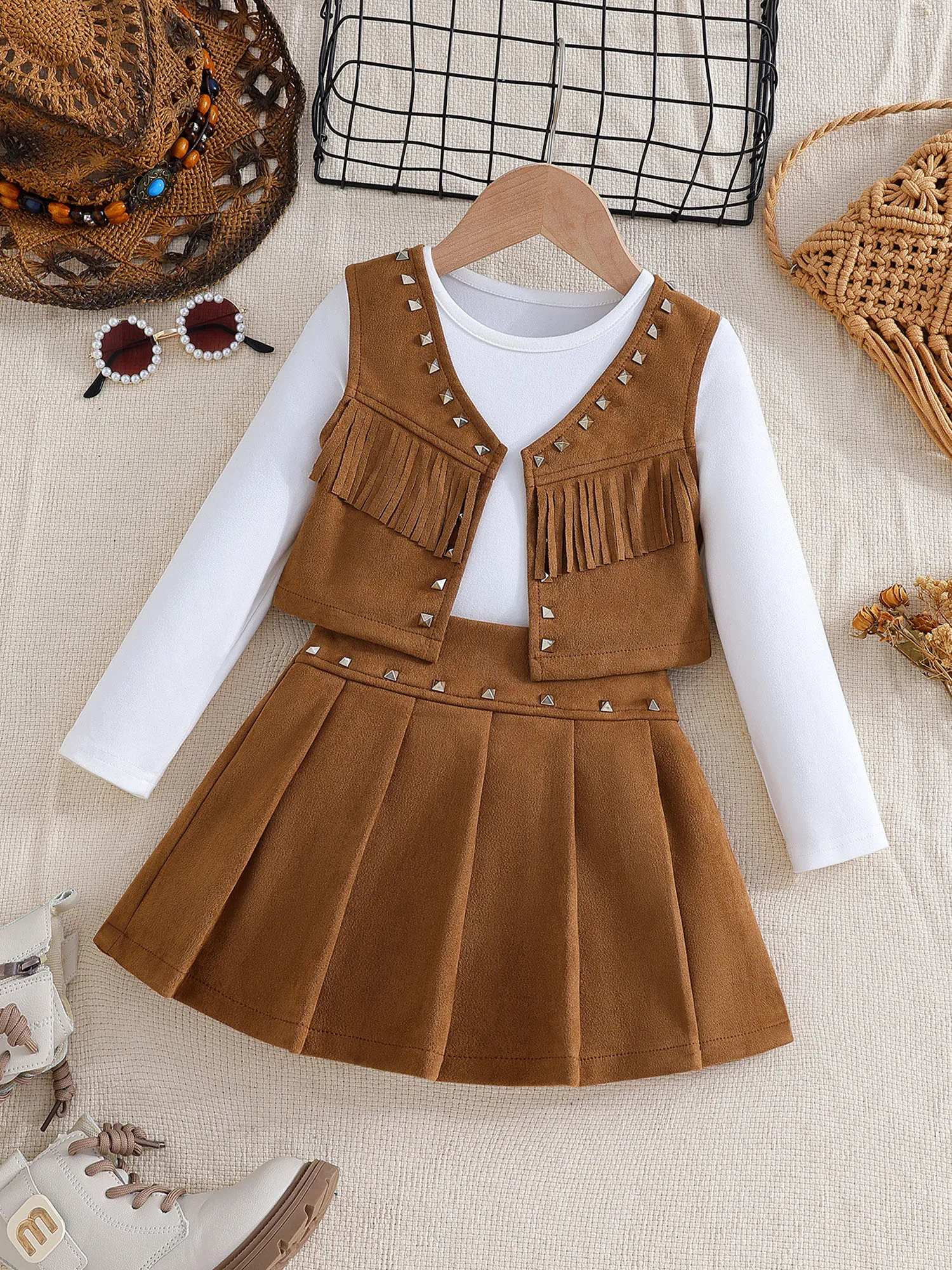 

Kid Girls 3-piece Suede Outfit Long-sleeve T-shirt with Rivet Fringe Vest and Pleated Skirt for Cowgirl Cosplay Theme Party