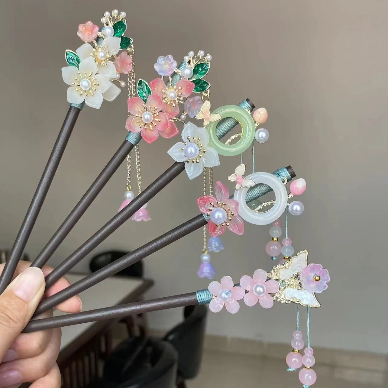 1pc Elegant Temperament Three-dimensional Flower Tassel Women Wooden Hairpin Retro High-end Feeling Cheongsam Tassel Hairpin
