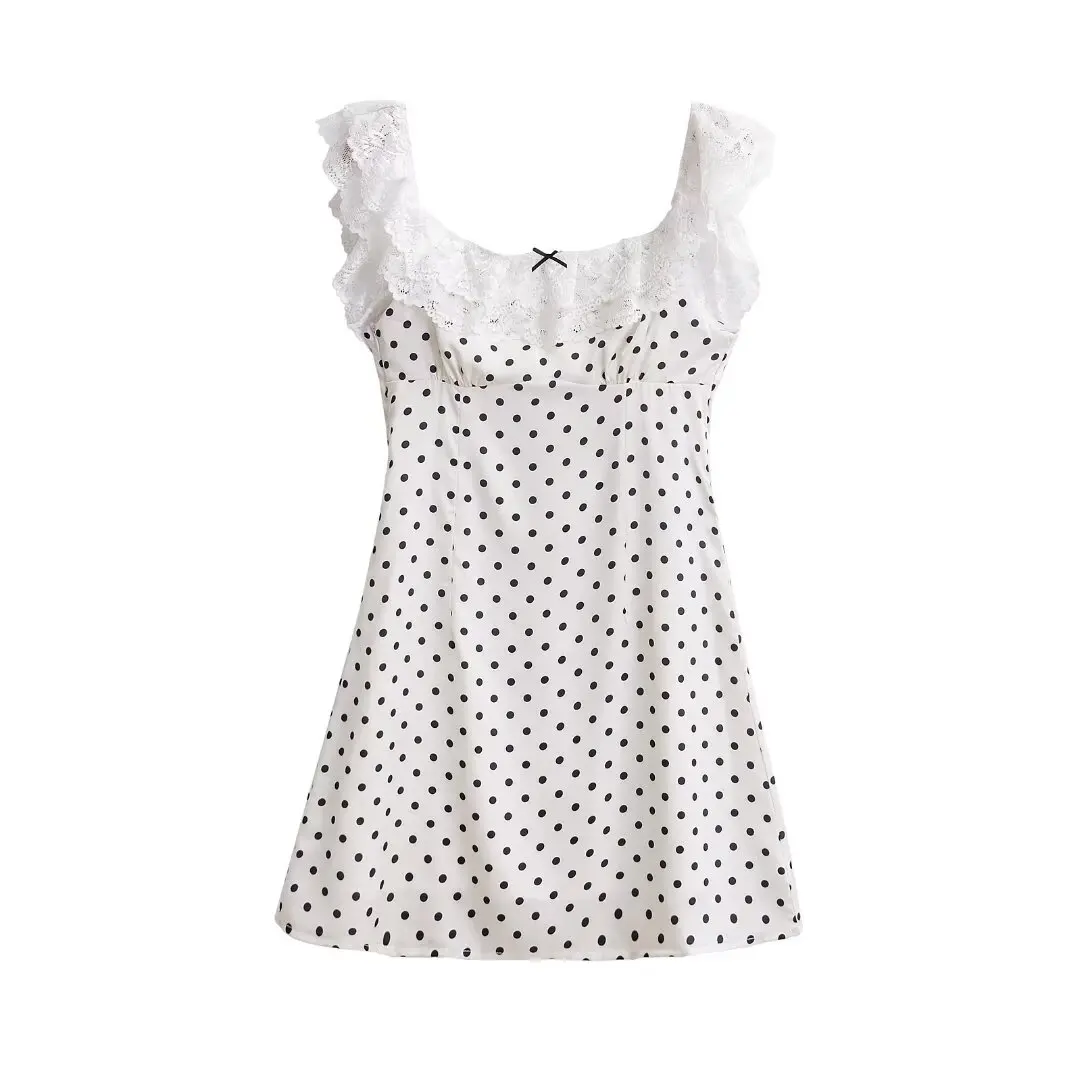 فستان صيفي جديد لعام 2025 للنساء بتصميم قصير مزين بالدانتيل بنقاط البولكا، تنورة قصيرة ضيقة، نمط حلو وحار، قطعة واحدة.