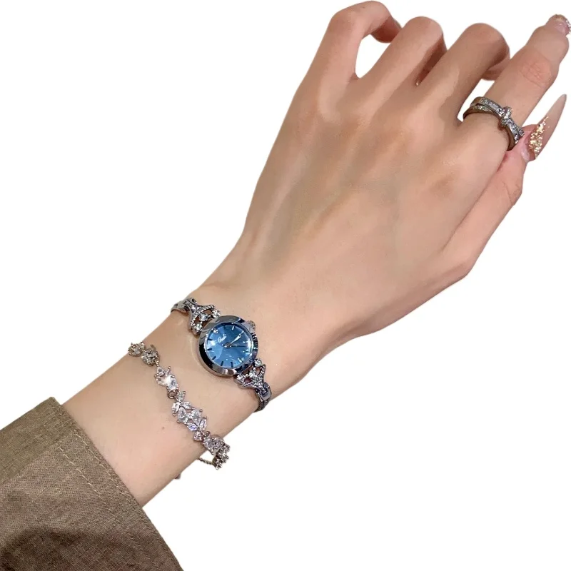 ساعة سوار ساعة نسائية صغيرة رائعة ذات قيمة عالية وخفيفة الوزن وساعات نسائية فاخرة في مكان العمل