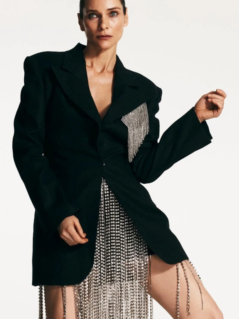 

Customizable Design Women Blazer One Buuton Peak Lapel Slim Fit Chain Modern Stylish Fashion New Arrival Wear Women Long Blazer
