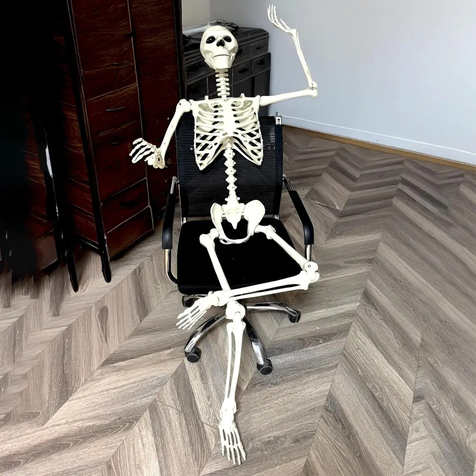 Halloween Skeleton Life Size Human Skeleton With Movable Joints ABS Outdoor Decorations Spooky Photo Props Party Supplies