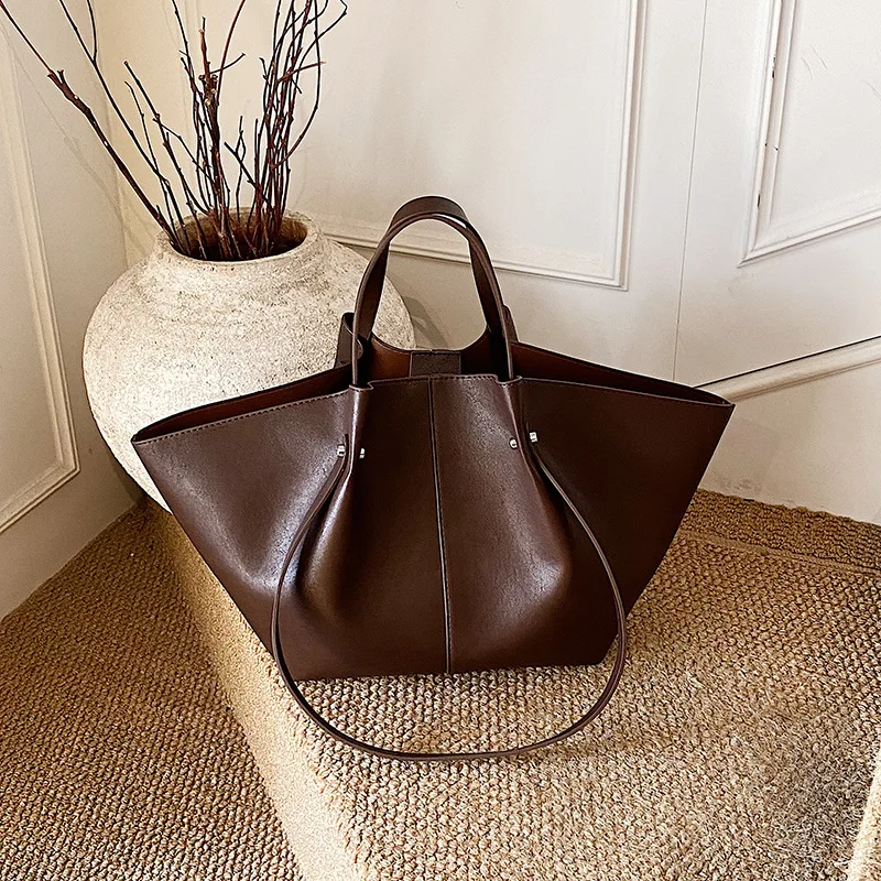 

Винтажная минималистичная большая сумка 2025 года, просторная женская сумка через плечо, повседневная сумка через плечо для пригородных поездок, модная сумка «день-ночь»